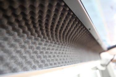 Nanxing NB6JQK  Защитные кожухи  Зона обработки закрыта на 360°  Кожухи оборудованы пылезащитой и шумозащитным покрытием 